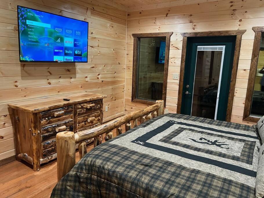 * * 4 Master Bedrooms, Views, Theater, Arcade, Evc Gatlinburg Exterior photo