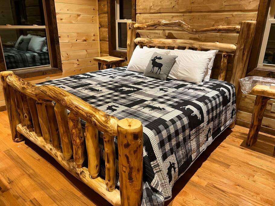 * * 4 Master Bedrooms, Views, Theater, Arcade, Evc Gatlinburg Exterior photo