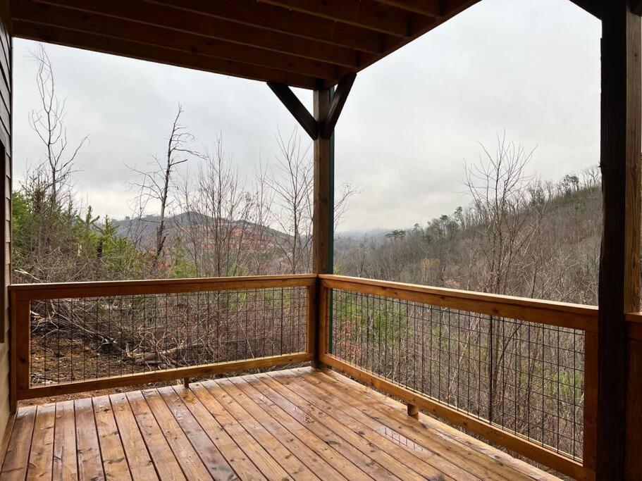 * * 4 Master Bedrooms, Views, Theater, Arcade, Evc Gatlinburg Exterior photo