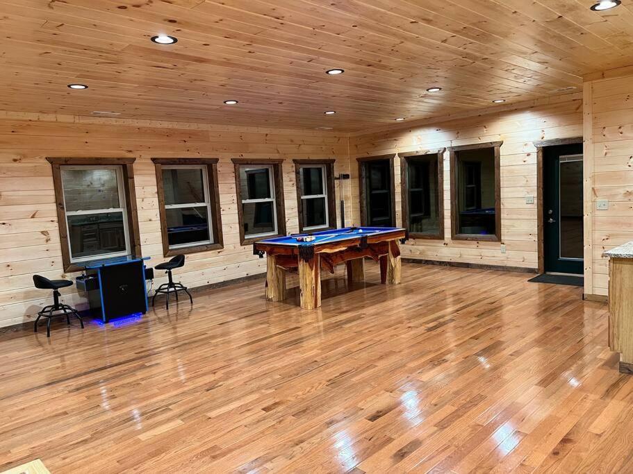 * * 4 Master Bedrooms, Views, Theater, Arcade, Evc Gatlinburg Exterior photo