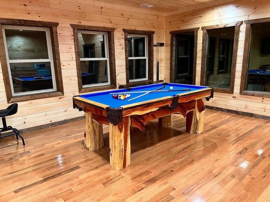 * * 4 Master Bedrooms, Views, Theater, Arcade, Evc Gatlinburg Exterior photo