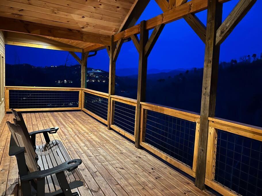 * * 4 Master Bedrooms, Views, Theater, Arcade, Evc Gatlinburg Exterior photo